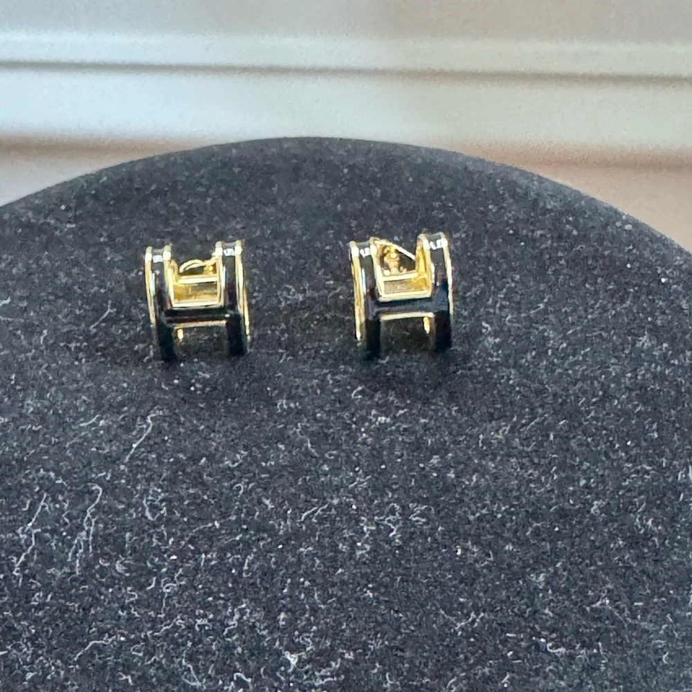 ❤️ Black “H” Enamel &‎ Gold Post Earrings